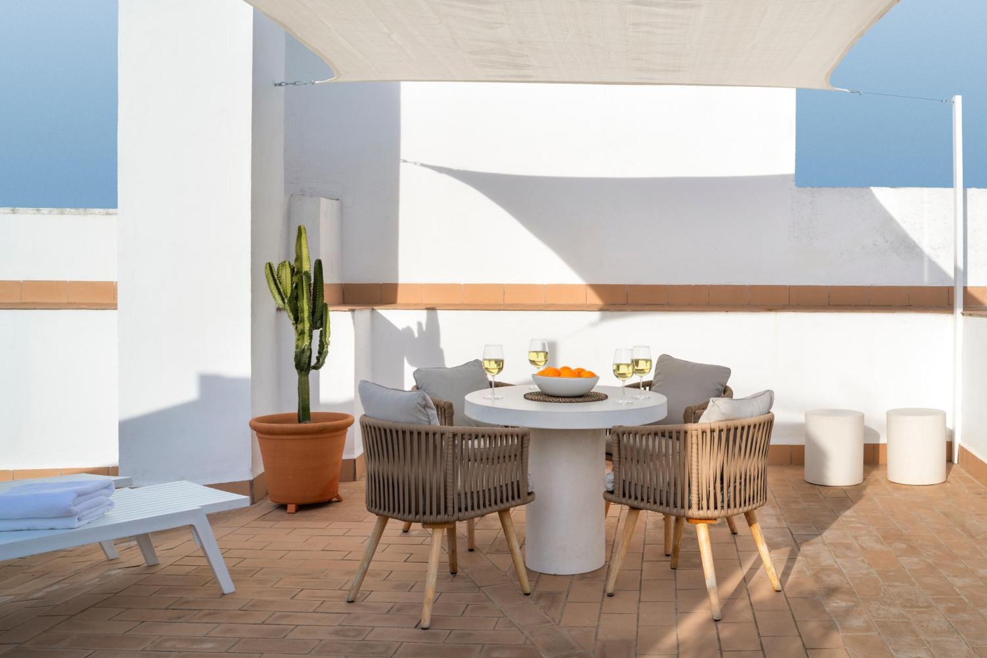 Magno Apartments Almansa Sevilla Exterior foto